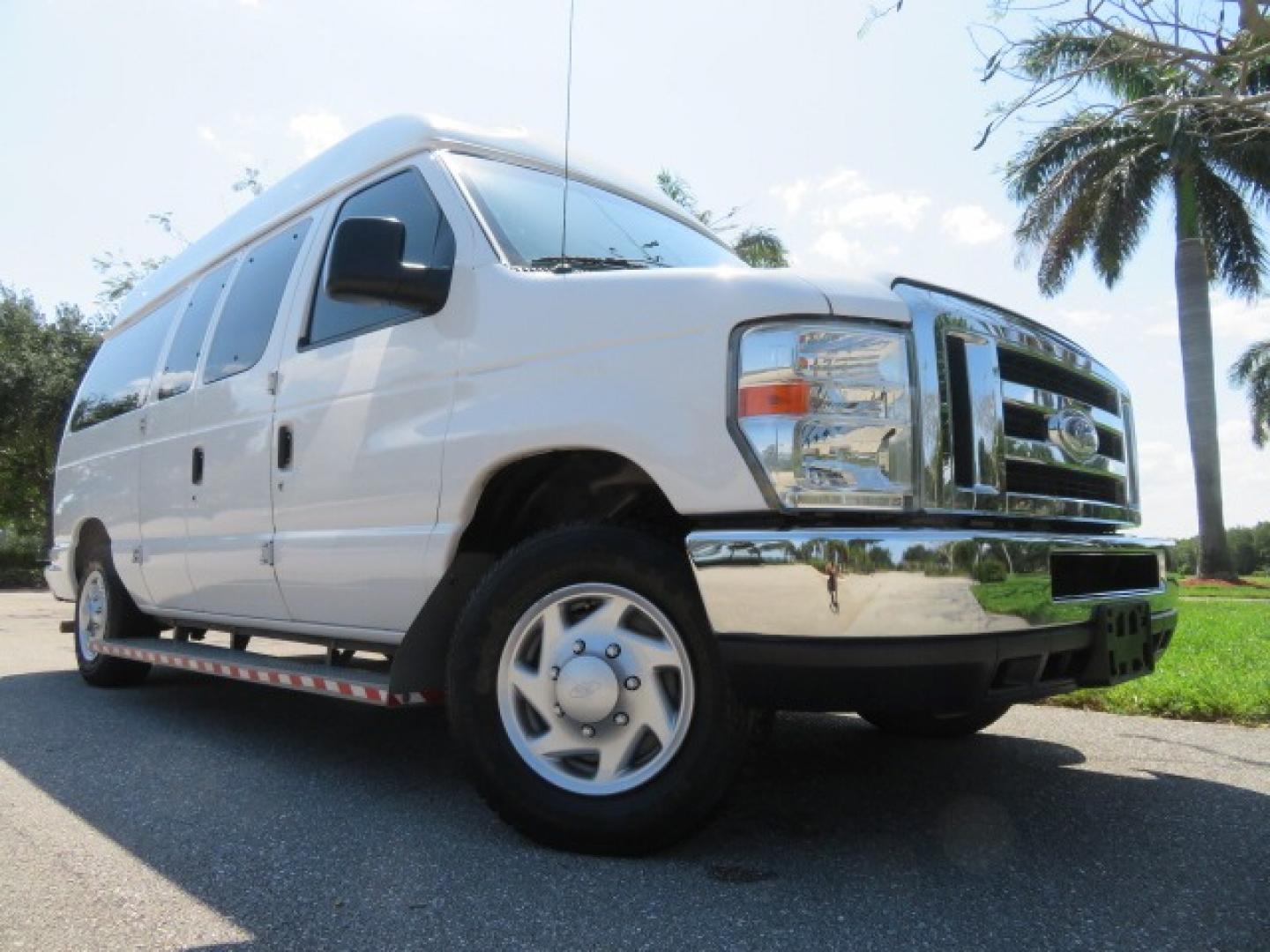 2014 White /Gray Ford E-Series Van (1FTNE1EW1ED) , Automatic transmission, located at 4301 Oak Circle #19, Boca Raton, FL, 33431, (954) 561-2499, 26.388861, -80.084038 - Photo#3